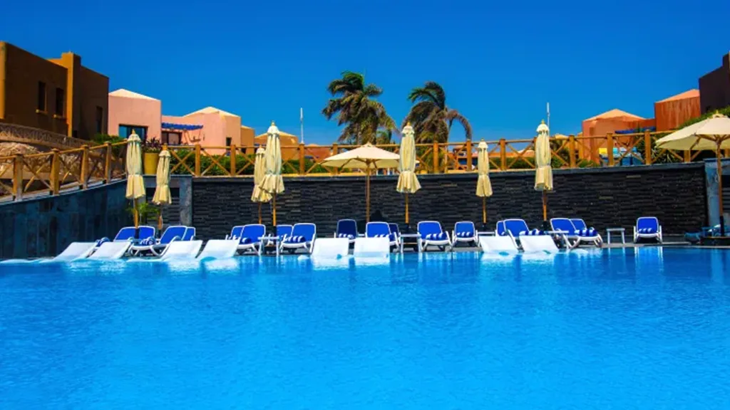 الفندق كانكون بيتش ريزورت - العين السخنة